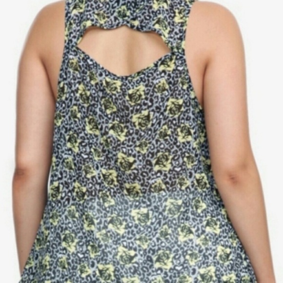 Torrid Black, Yellow And White Rose Print Chiffon Ruffle/Button Detail Tank - Picture 2 of 8